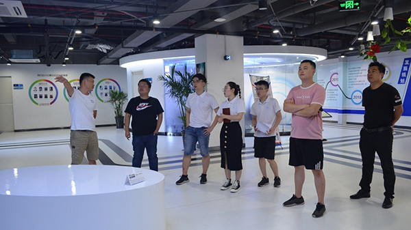 c7814e8ab5718bef0922d61ef541e74f.jpg 10.jpg